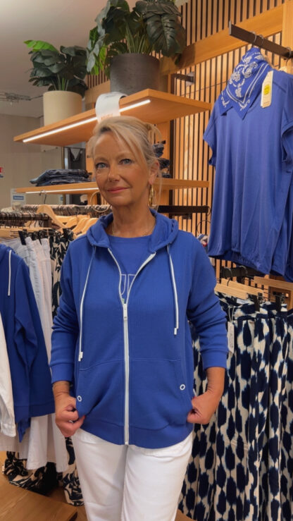 veste a capuche bleue cecil