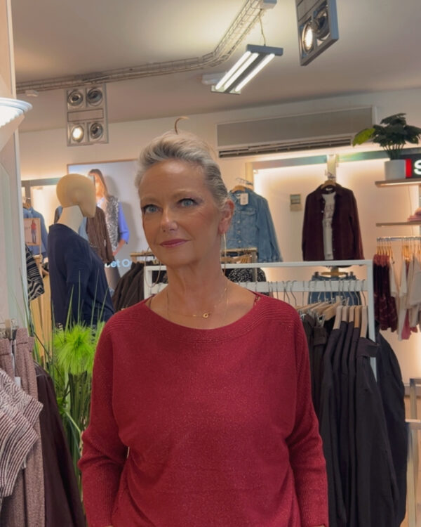 pull rouge paillette bianca