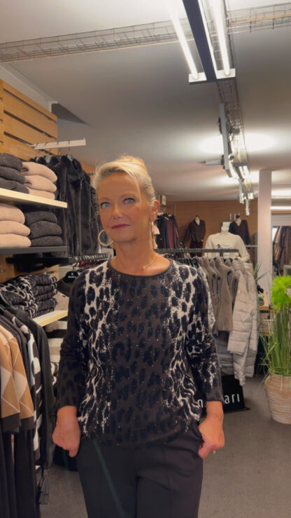 pull leopard monari